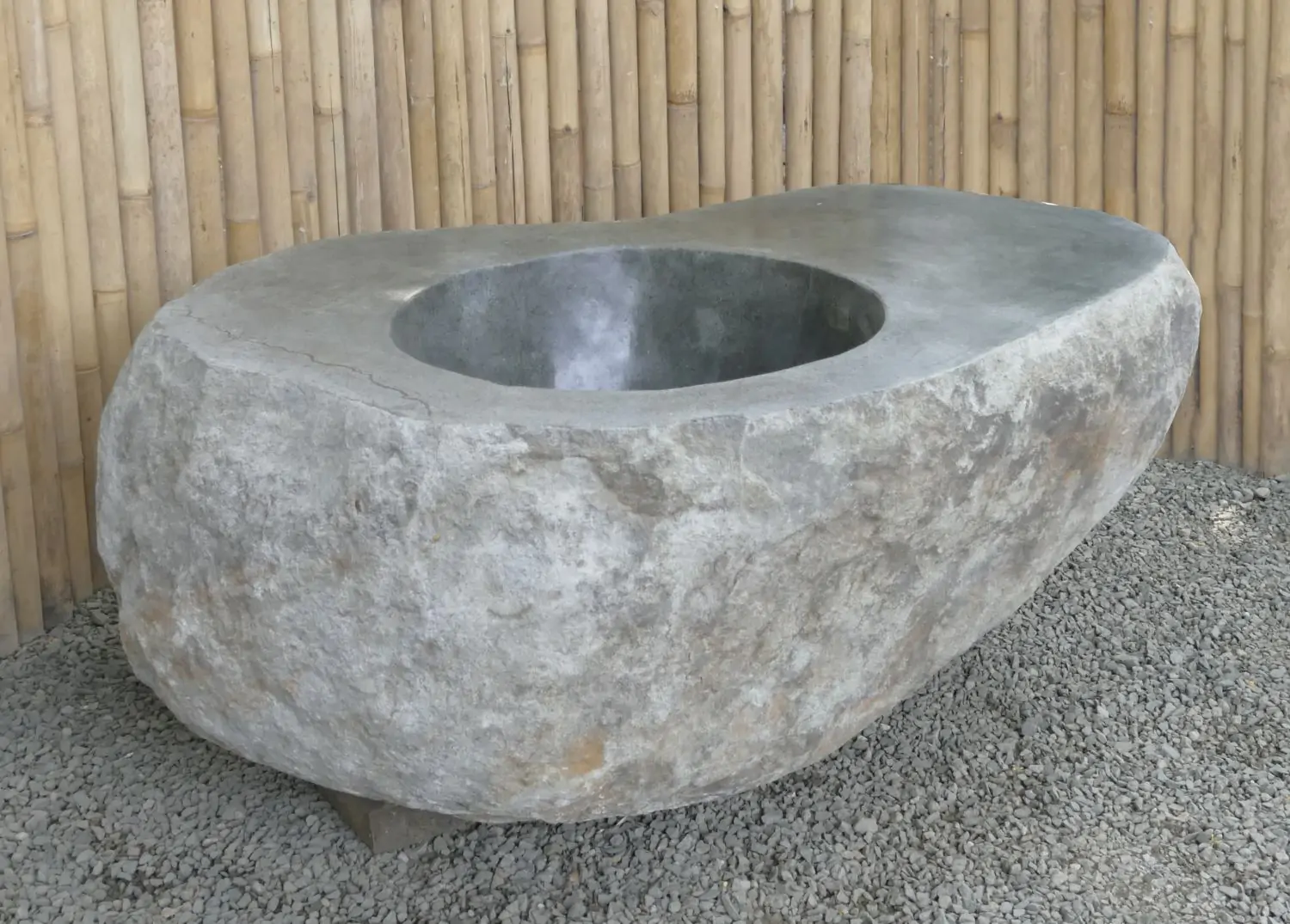  Product image 2 of the product “Stone fire pit, made from Riverstone. Size about 120 x 80 x 40cm Height and the hole size is 51cm diameter and 28cm height ”